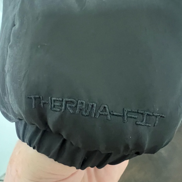 Nike Women’s Sportwear Therma-Fit Puffer Black Jacket New - Picture 9 of 15